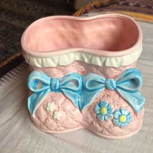 🌞Adorable Vintage Baby Bootie Planter!